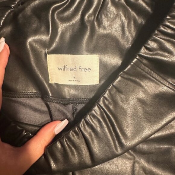 Wilfred Free Daria Legging - High-waisted Vegan Leather - Medium - Picture 6 of 6